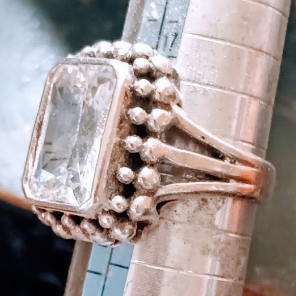 Vintage White Clear Quartz Sterling Silver 925 Ridge design SZ ,7.5 Ring - Picture 7 of 9